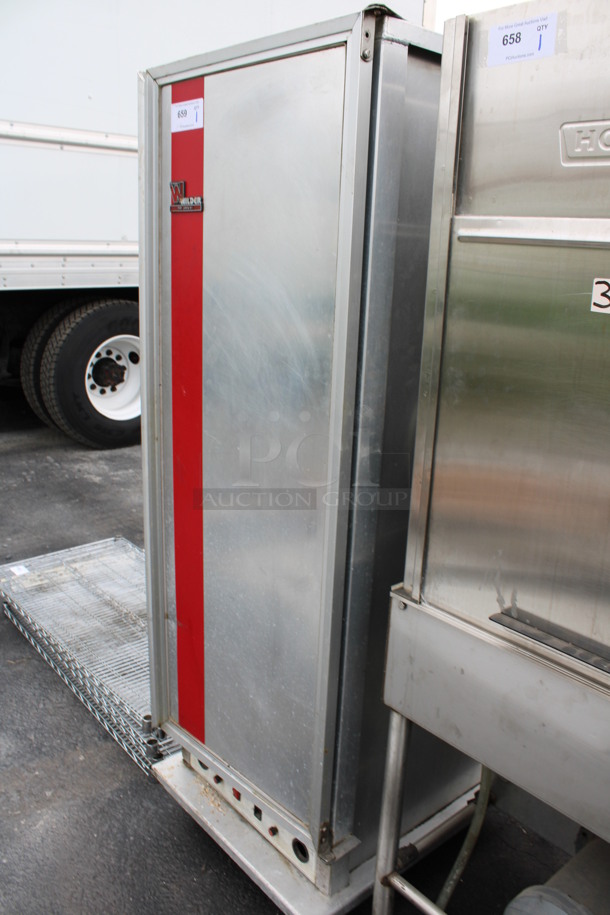 Wilson Metal Commercial Enclosed Pan Transport Rack on Commercial Casters. 24.5x31x69.5 - Image 5 of 5