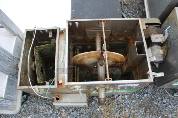 AGI Automatic Grease Interceptor Model 20L-R Stainless Steel Grease Trap. 33x20x18 - Image 3 of 6