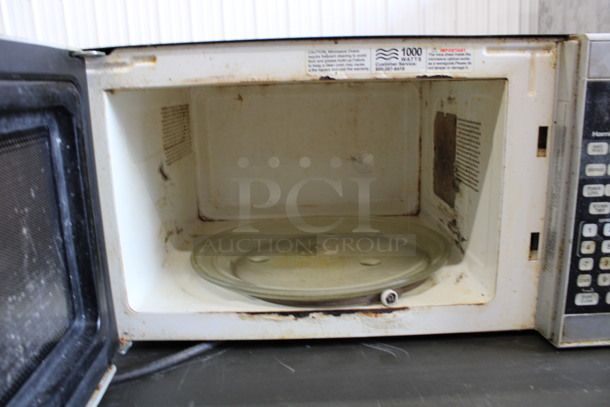 Hamilton Beach Model P100N30AP-F4 Countertop Microwave Oven w/ Plate. 21x15x12 - Image 4 of 5