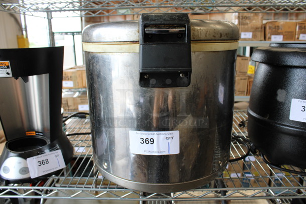 Model SEJ-22000 Stainless Steel Countertop Rice Cooker. 120 Volts, 1 Phase. 14.5x14.5x15. Tested and Working!