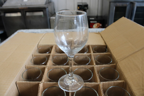 24 BRAND NEW IN BOX! Libbey 3065 Perception 8 oz White Wine Glasses. 3x3x7.25. 24 Times Your Bid!