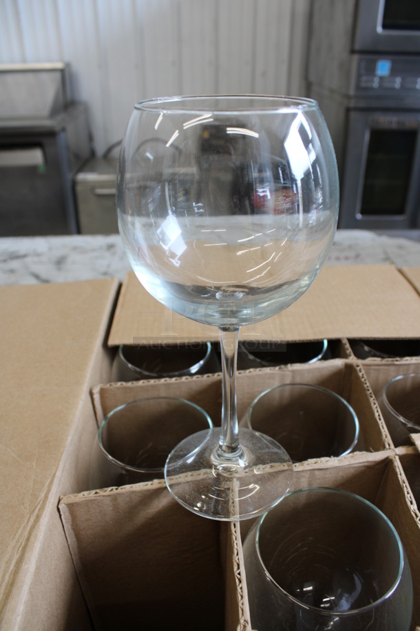 12 BRAND NEW IN BOX! Libbey 505 Vina 18.25 oz Balloon Glasses. 3x3x7.25. 12 Times Your Bid!