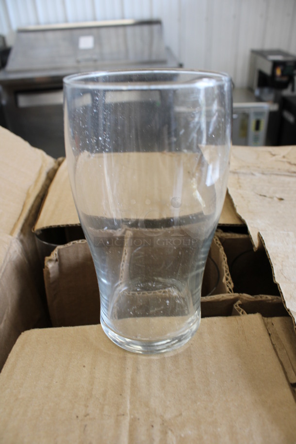 12 BRAND NEW IN BOX! Libbey 4803 20 oz Pub Beverage Glasses. 3.5x3.5x6. 12 Times Your Bid!