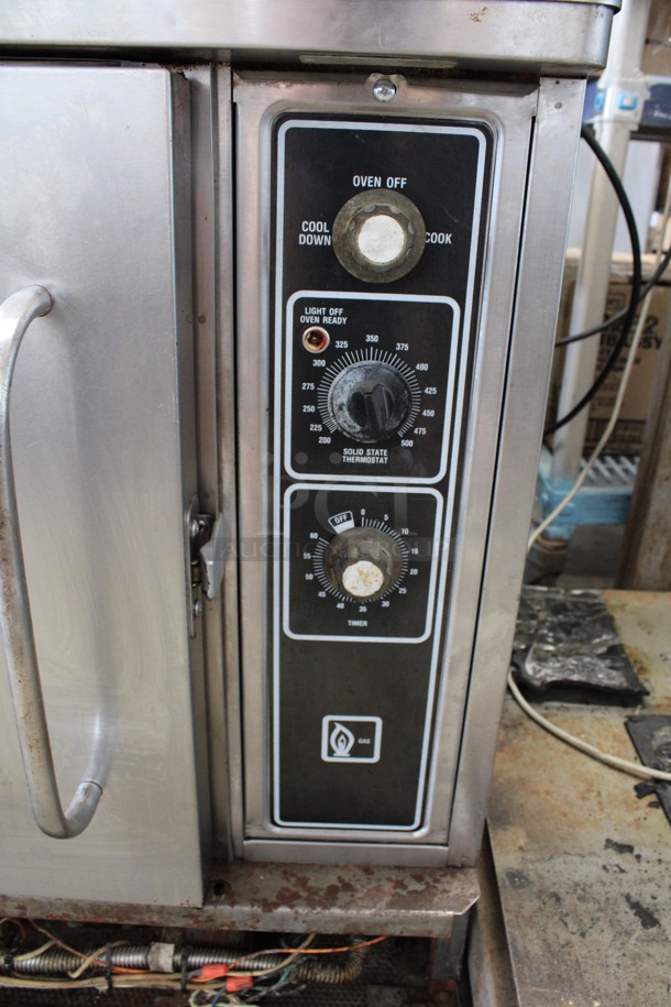 Blodgett Stainless Steel Commercial Gas Powered Half Size Convection Oven w/ View Through Door, Metal Oven Racks and Thermostatic Controls. 30x26x35 - Image 3 of 7