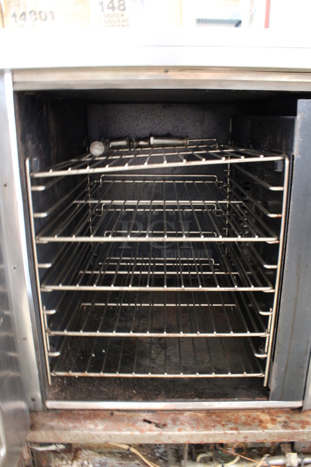 Blodgett Stainless Steel Commercial Gas Powered Half Size Convection Oven w/ View Through Door, Metal Oven Racks and Thermostatic Controls. 30x26x35 - Image 4 of 7