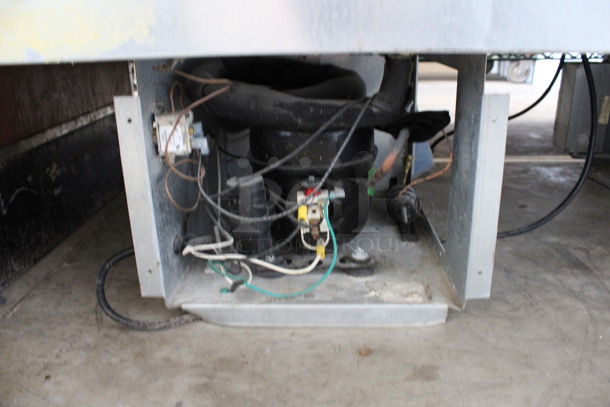 Stainless Steel Commercial Cold Pan Drop In. 30x28x26.5. Tested and Powers On But Does Not Get Cold - Image 4 of 5