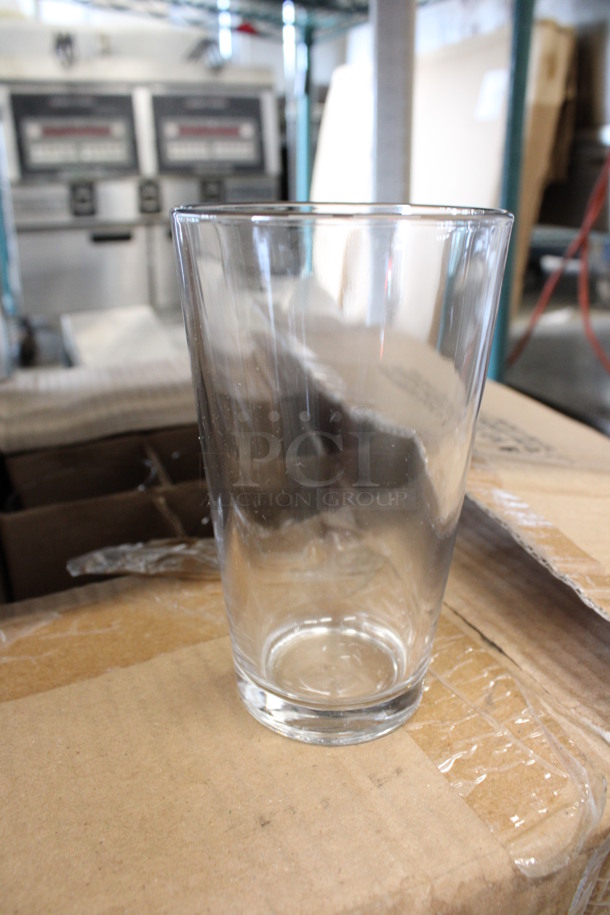 21 BRAND NEW IN BOX! Libbey 5139 16 oz Mixing Glasses. 3.5x3.5x5.75. 21 Times Your Bid! - Image 1 of 4