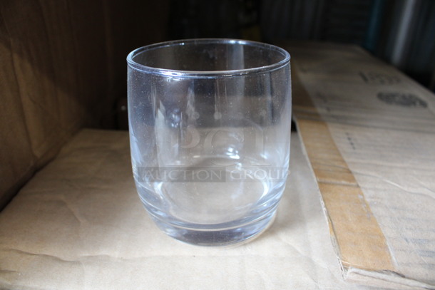 44 BRAND NEW IN BOX! American Airlines 73RG300 Rocks Glasses. 3x3x3.5. 44 Times Your Bid!