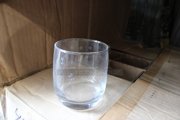 44 BRAND NEW IN BOX! American Airlines 73RG300 Rocks Glasses. 3x3x3.5. 44 Times Your Bid! - Image 2 of 3