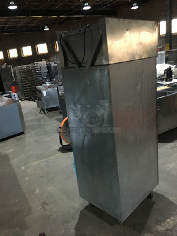 Victory Commercial Single Door Reach In Refrigerator! With Poly Coated Racks! All Stainless Steel! - Image 4 of 8