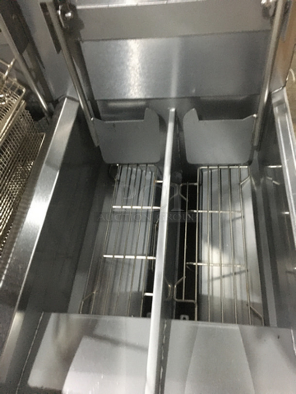 AMAZING! NEVER USED! Frymaster Commercial High Efficiency Natural Gas Powered 3 Bay Deep Fat Fryer! UNIQUE SPLIT BAY! With Dump Station! With Digital Control System! With Filter System! With Backsplash! With 6 Metal Frying Baskets! Model FMPH3556BLSD Serial 1206IJ0003! On Commercial Casters! - Image 8 of 12