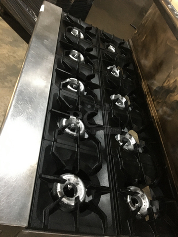 FABULOUS! American Range Commercial Natural Gas Powered 10 Burner Stove! With 2 Full Size Ovens Underneath! With Backsplash & Overhead Salamander Shelf! All Stainless Steel! On Casters! Working When Removed!  - Image 5 of 10