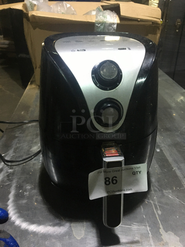 Insignia Countertop Air Fryer! With Analog Controls! Model NSAF32MBK9! 120V!