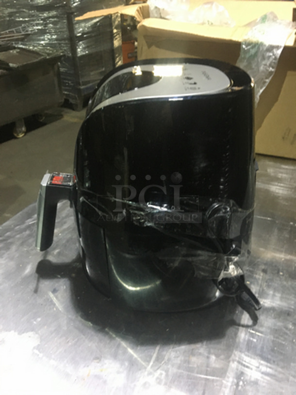 Insignia Countertop Air Fryer! With Digital Controls! Model NSAF32DBK9! 120V! - Image 2 of 7