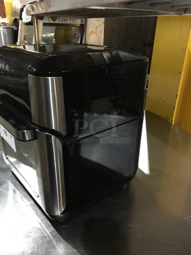 Instant Countertop Air Fryer Oven! With View Through Door! Model VORTEXPLUS10! 120V! - Image 2 of 7