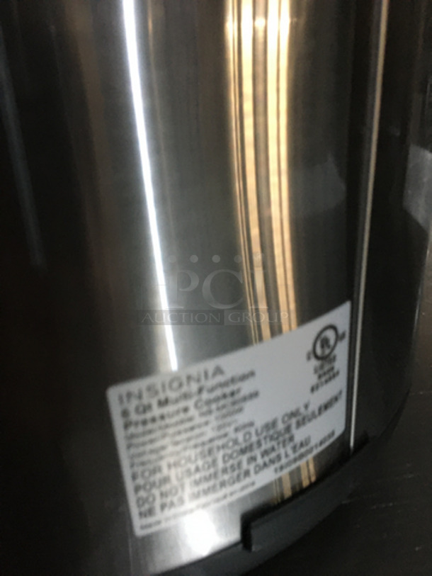 Insignia Countertop 6 Quart Multi Use Pressure Cooker! All Stainless Steel! Model NSMC60SS9! 120V! - Image 4 of 7