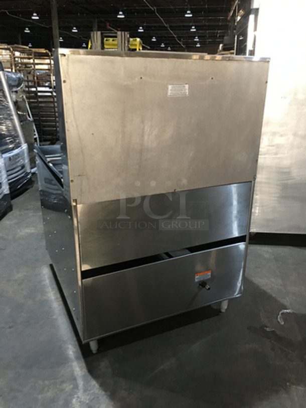 BEAUTIFUL! Pitco Frialator Commercial Natural Gas Powered Donut Fryer! With 5 Burners! With Backsplash! All Stainless Steel! Model 34PS Serial G03MC042258!  - Image 3 of 9