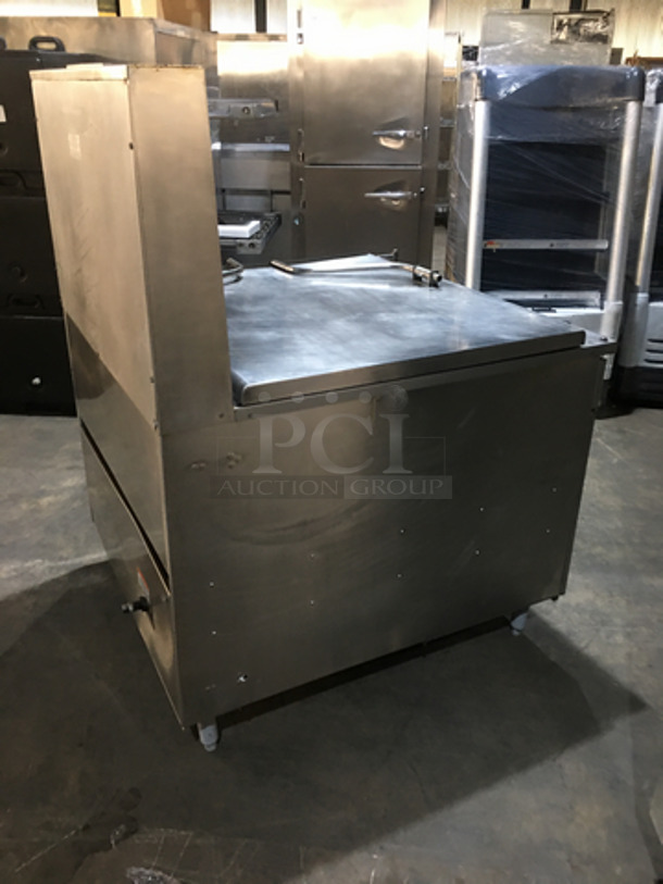 BEAUTIFUL! Pitco Frialator Commercial Natural Gas Powered Donut Fryer! With 5 Burners! With Backsplash! All Stainless Steel! Model 34PS Serial G03MC042258!  - Image 4 of 9