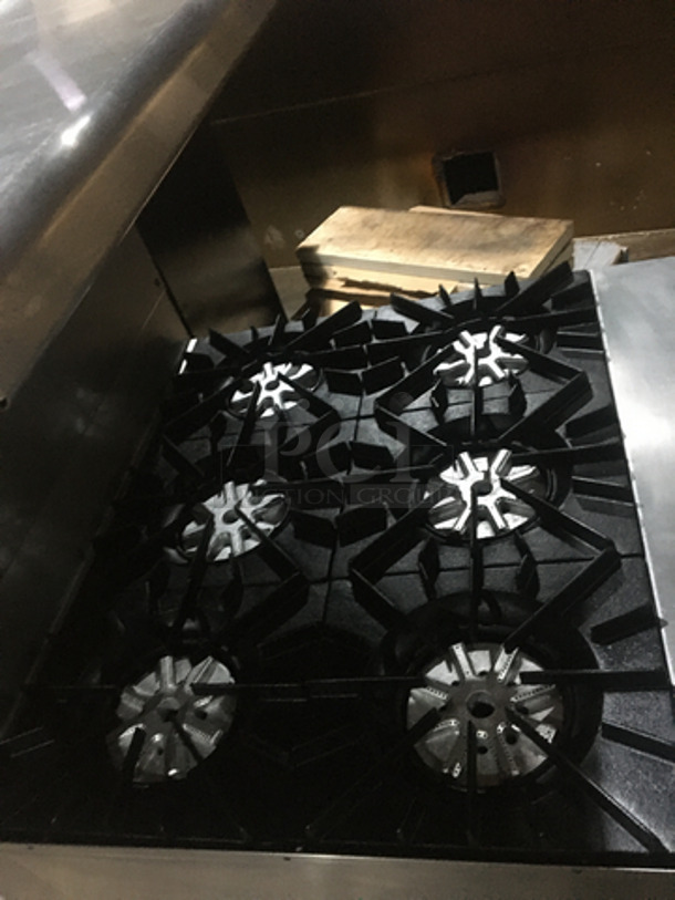 Sweet! Vulcan Natural Gas Powered Heavy Duty Commercial 6 Burner Stove With Full Size Oven Underneath! With Raised Back Splash & Salamander Shelf! On Legs! - Image 5 of 11