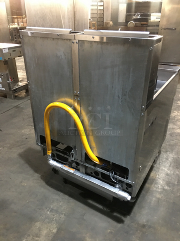 Pitco Frialator Commercial Natural Gas Powered Dual Bay Deep Fat Fryer! With Oil Filter System! With 4 Metal Frying Baskets! With Backsplash! All Stainless Steel! Model SSH55 Serial G10DD013458! On Commercial Casters! - Image 3 of 11