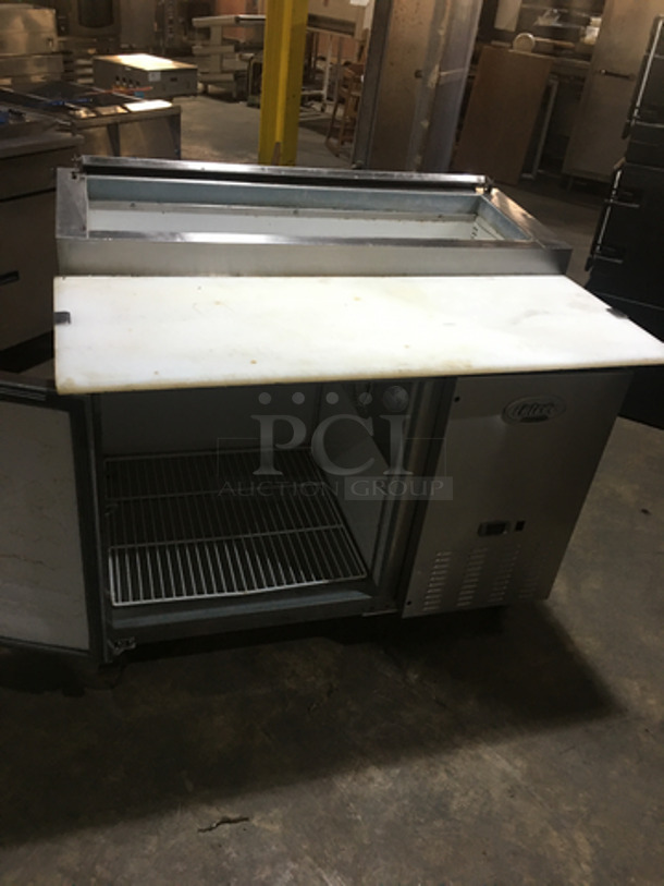 Nice! Entrée Commercial Refrigerated Pizza Prep Table! With Single Door Underneath Storage Space! With Commercial Cutting Board! All Stainless Steel! Model P47 Serial 1111CONH03010! 115V 1Phase! On Commercial Casters! - Image 5 of 11