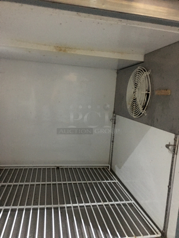 Nice! Entrée Commercial Refrigerated Pizza Prep Table! With Single Door Underneath Storage Space! With Commercial Cutting Board! All Stainless Steel! Model P47 Serial 1111CONH03010! 115V 1Phase! On Commercial Casters! - Image 6 of 11