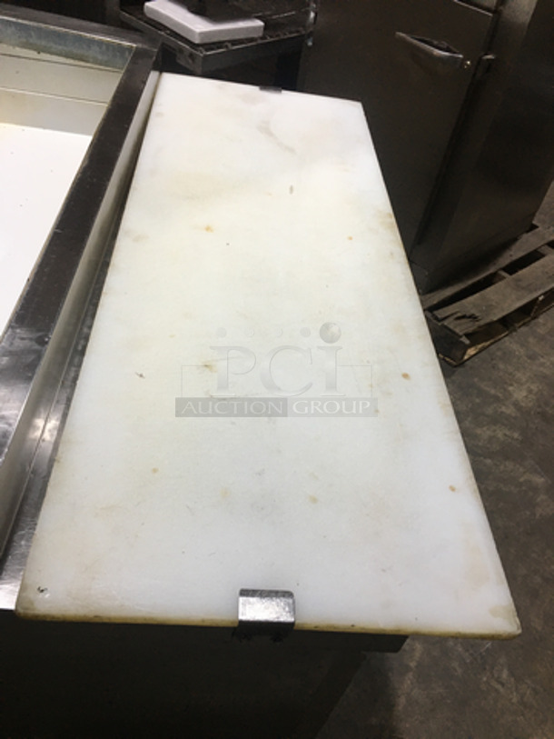 Nice! Entrée Commercial Refrigerated Pizza Prep Table! With Single Door Underneath Storage Space! With Commercial Cutting Board! All Stainless Steel! Model P47 Serial 1111CONH03010! 115V 1Phase! On Commercial Casters! - Image 9 of 11
