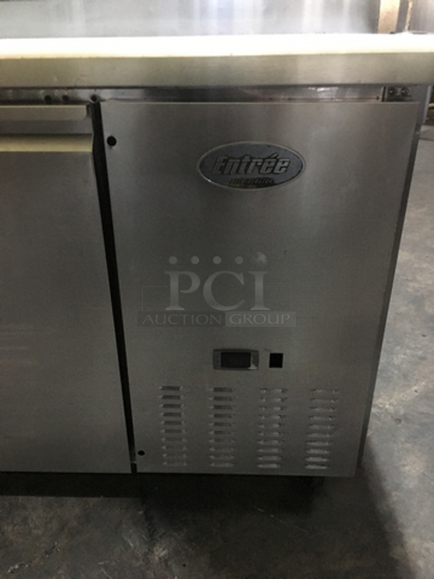 Nice! Entrée Commercial Refrigerated Pizza Prep Table! With Single Door Underneath Storage Space! With Commercial Cutting Board! All Stainless Steel! Model P47 Serial 1111CONH03010! 115V 1Phase! On Commercial Casters! - Image 10 of 11