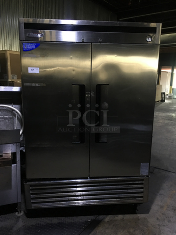 GORGEOUS! Late Model!  Turbo Air Commercial 2 Door Reach In Cooler! With Poly Coated Racks! All Stainless Steel! TSR49 Serial 001485035! 115V! On Casters! Tested & Working!