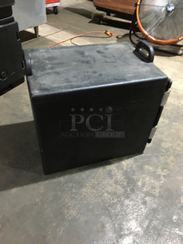 Cambro Fully Insulated Portable Hot Box/Pan Carrier! - Image 3 of 6