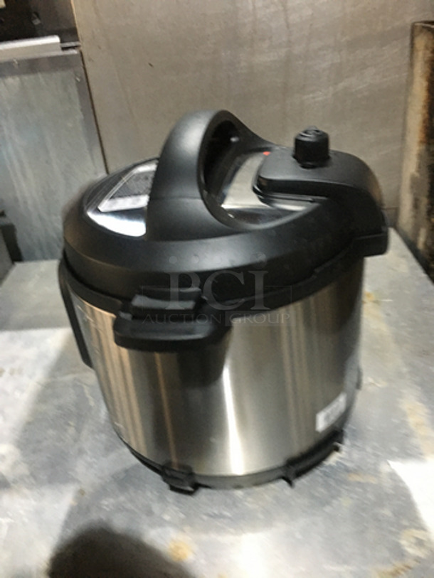 Instant Pot Countertop Electric Pressure Cooker! All Stainless Steel! Model DUO60V4! 120V! - Image 2 of 7