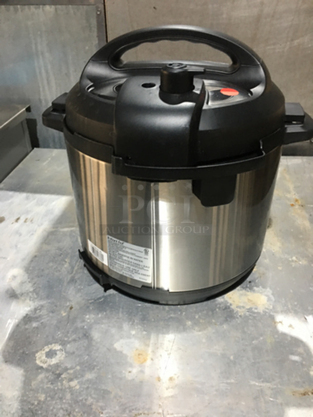 Instant Pot Countertop Electric Pressure Cooker! All Stainless Steel! Model DUO60V4! 120V! - Image 3 of 7