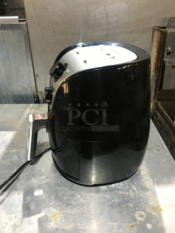 Insignia Countertop Air Fryer! With Analog Controls! Model NSAF32MBK9! 120V! - Image 2 of 8