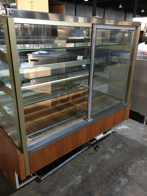 Universal Coolers Commercial Bakery Display Case! With Curved Glass! With Sliding Rear Access Doors! Model MARTA1.3W Serial 101910! 115V! - Image 4 of 9