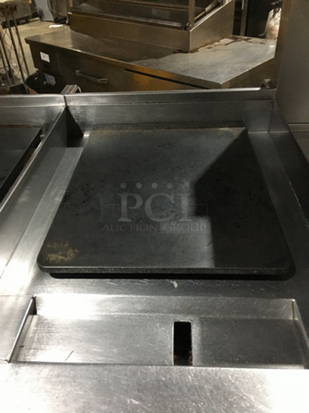 AMAZING! Southbend Commercial Heavy Duty Natural Gas Powered Double Plancha Work Station! With Dual Sided Work Ends! With Storage Space Underneath! All Stainless Steel! Model P24CPP Serial 16K51297!  - Image 6 of 12