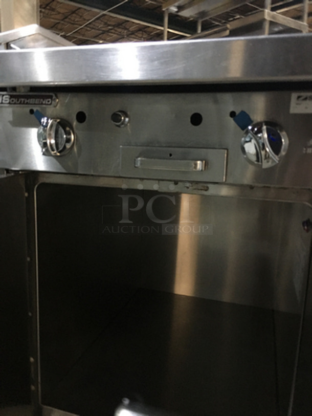 AMAZING! Southbend Commercial Heavy Duty Natural Gas Powered Double Plancha Work Station! With Dual Sided Work Ends! With Storage Space Underneath! All Stainless Steel! Model P24CPP Serial 16K51297!  - Image 8 of 12