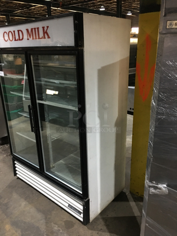 True Commercial 2 Door Reach In Refrigerator Merchandiser! With Poly Coated Racks! Model GDM49 Serial 11689063! 115V 1Phase!
 - Image 3 of 10