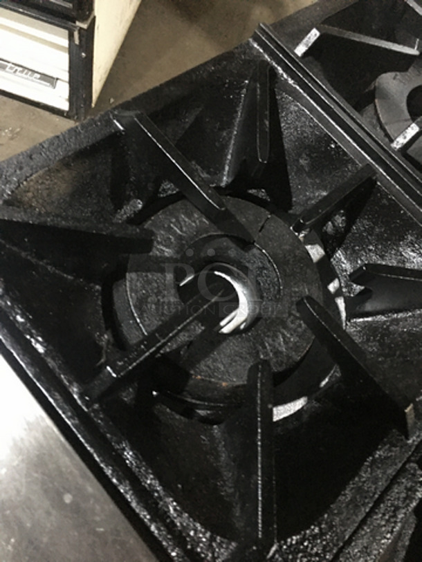 AMAZING! All Stainless Steel Natural Gas Powered 4 Burner Stove! With Oven Underneath! With Backsplash & Overhead Salamander Shelf! On Legs! - Image 6 of 10