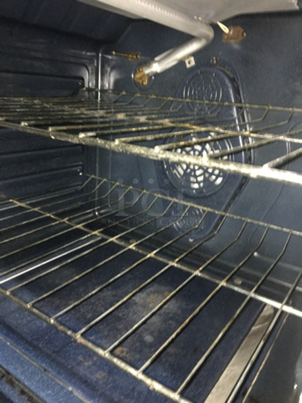 Samsung Natural Gas Powered 5 Burner Stove! With Digital Controls! With Full Size Oven Underneath! All Stainless Steel! - Image 8 of 9