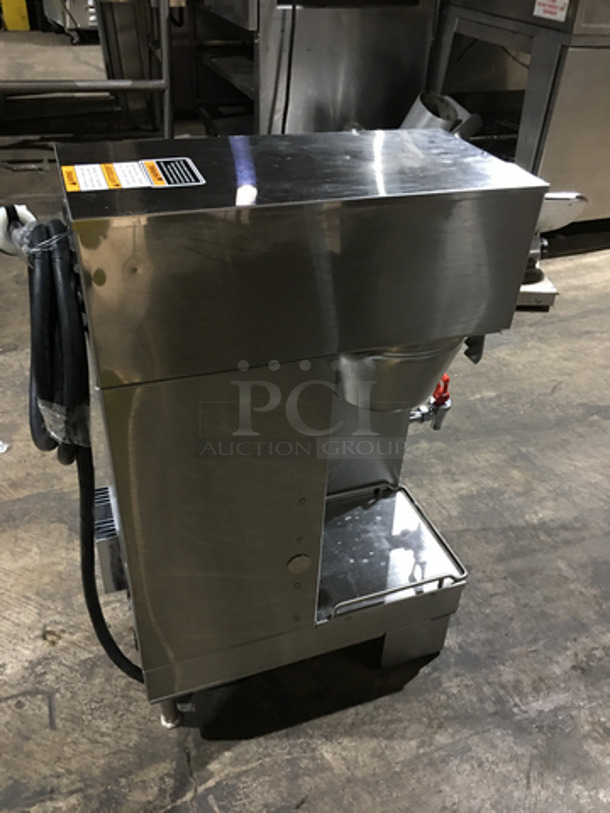 Bunn Commercial Countertop Coffee Brewing Machine! With Hot Water Dispenser! All Stainless Steel! Model ISINGLESHDBC Serial SNG0037180! 120/208V 1Phase! - Image 3 of 8