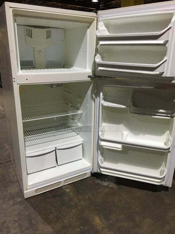 Frigidaire Upright Reach In Cooler! With Freezer Section On Top! With Poly Coated Racks! Model FFHI1513LQ2 Serial BA02225451!  - Image 4 of 7