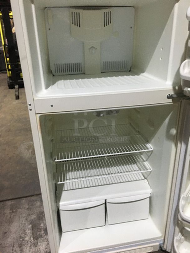 Frigidaire Upright Reach In Cooler! With Freezer Section On Top! With Poly Coated Racks! Model FFHI1513LQ2 Serial BA02225451!  - Image 5 of 7