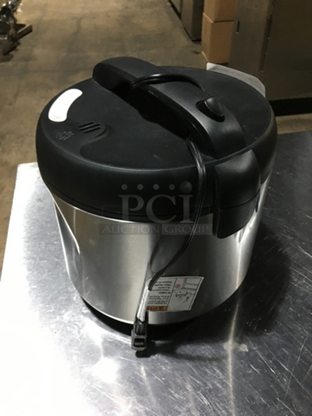 Insignia Countertop 20 Cup Rice Cooker! All Stainless Steel! Model NSRC20CSS1! 120V! - Image 3 of 7