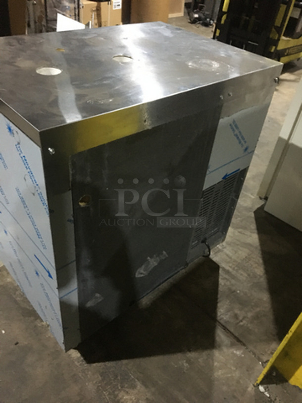 Perlick Commercial Single Door Bar Back Cooler! All Stainless Steel! Model BBS36RO Serial 783465! 115V 1Phase! On Legs!
 - Image 4 of 6