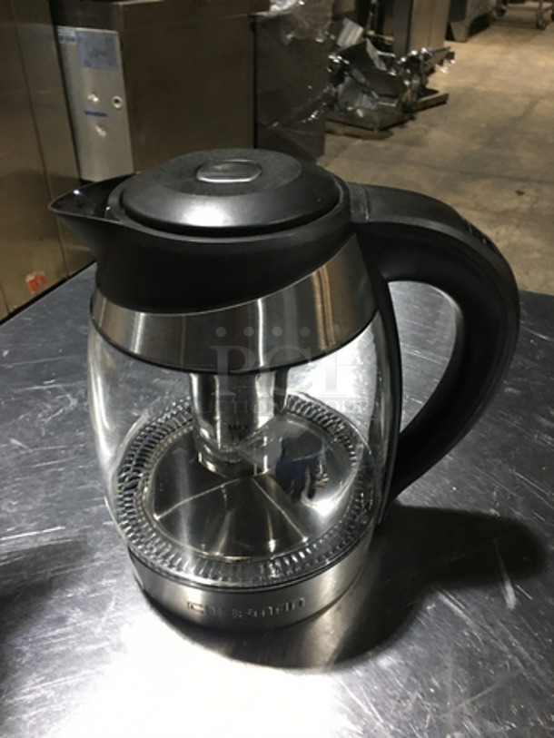 Chefman 1.8L Color Changing Electric Glass Kettle! Model RJ1117CTI! 120V! - Image 2 of 5