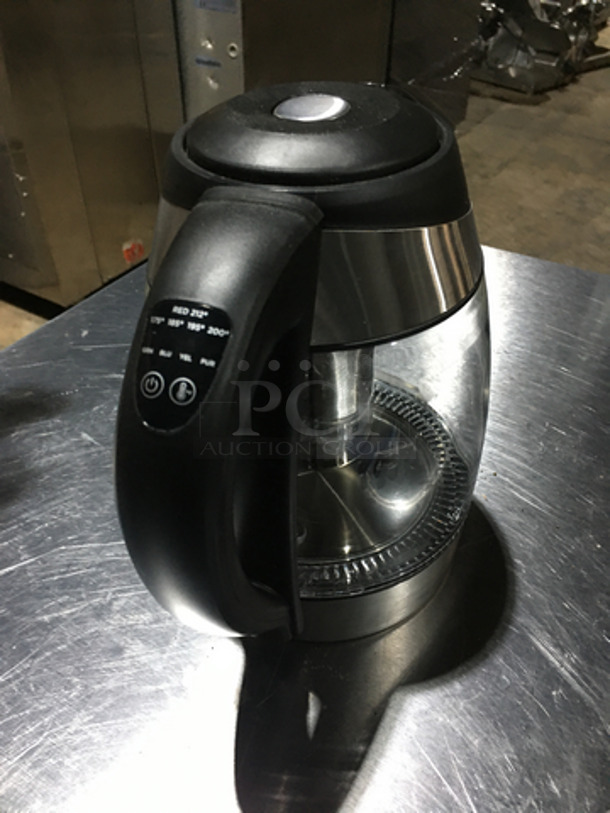 Chefman 1.8L Color Changing Electric Glass Kettle! Model RJ1117CTI! 120V! - Image 3 of 5