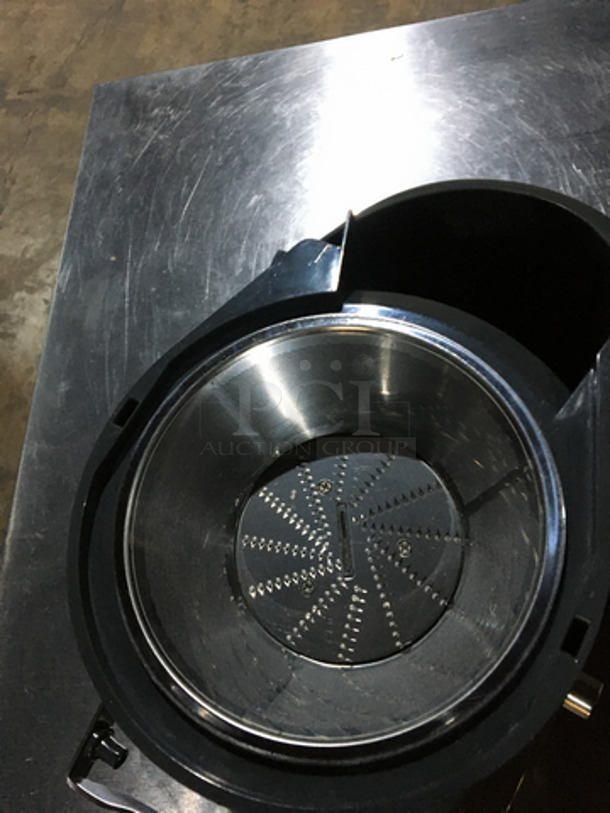 Bella Countertop High Power Juicer! Model XJ12405! 120V!  - Image 5 of 7