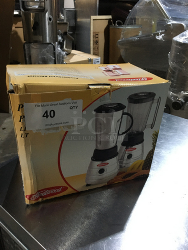 New In The Box! Fleetwood Commercial Bar Blender! Model LI! 110V 1 Phase!
