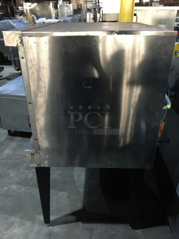 Vulcan Commercial Natural Gas Powered Single Deck Convection Oven! With View Through Doors! All Stainless Steel! On Legs! - Image 3 of 7