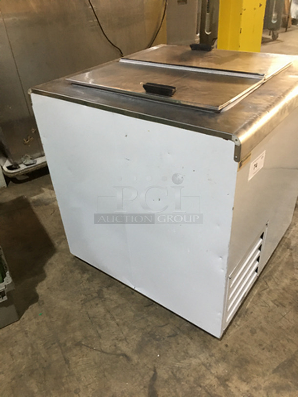 Excellence Commercial Floor Style Flip Top Dipping Cabinet! With 2 Top Doors! - Image 3 of 6
